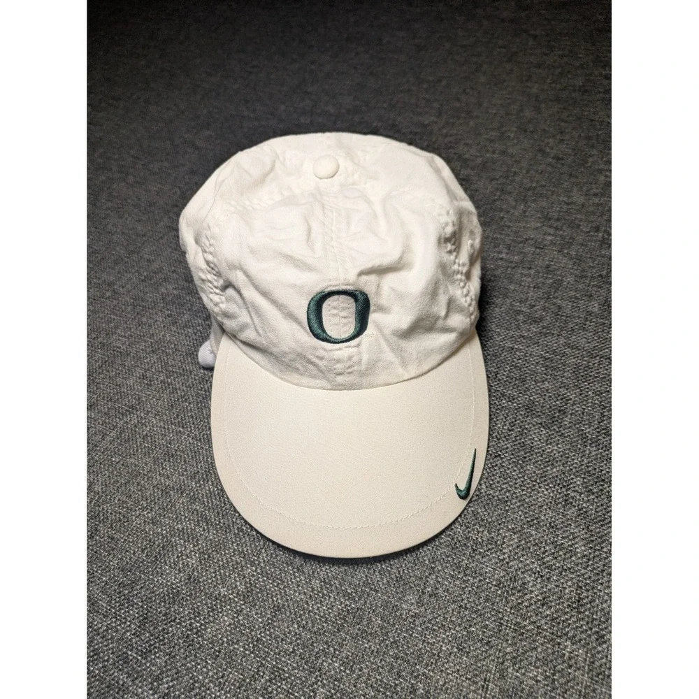 University of Oregon Ducks Nike Dri-Fit Strapback Hat Womens Cap NCAA Strap back